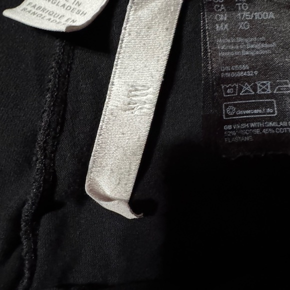 Divided Jet Black Leggings - Picture 2 of 3